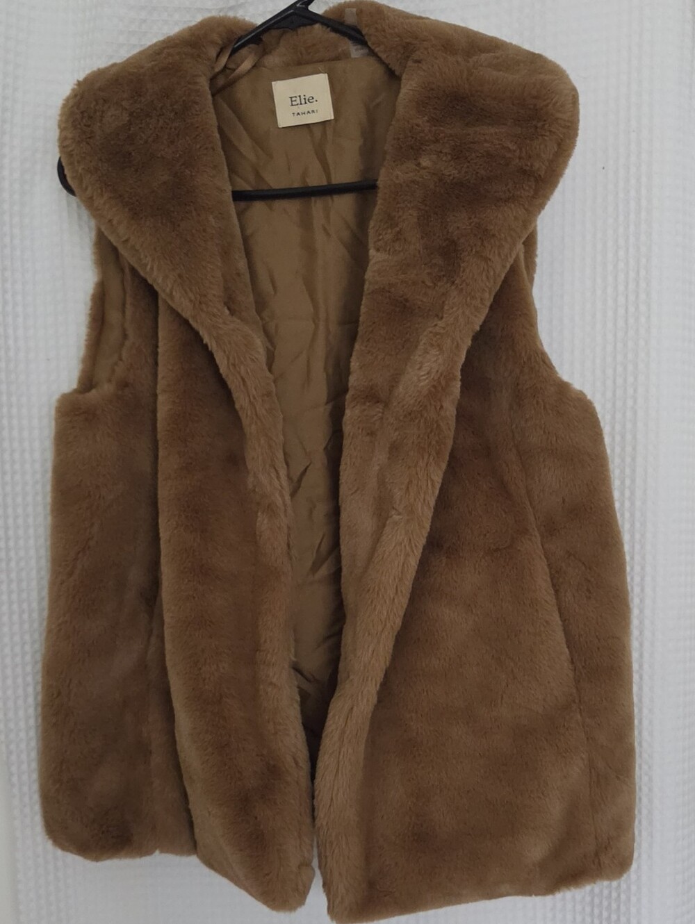 Elie Tahari Faux Fur
Oversized Collar Vest
Brown Medium M Excellent
Condition